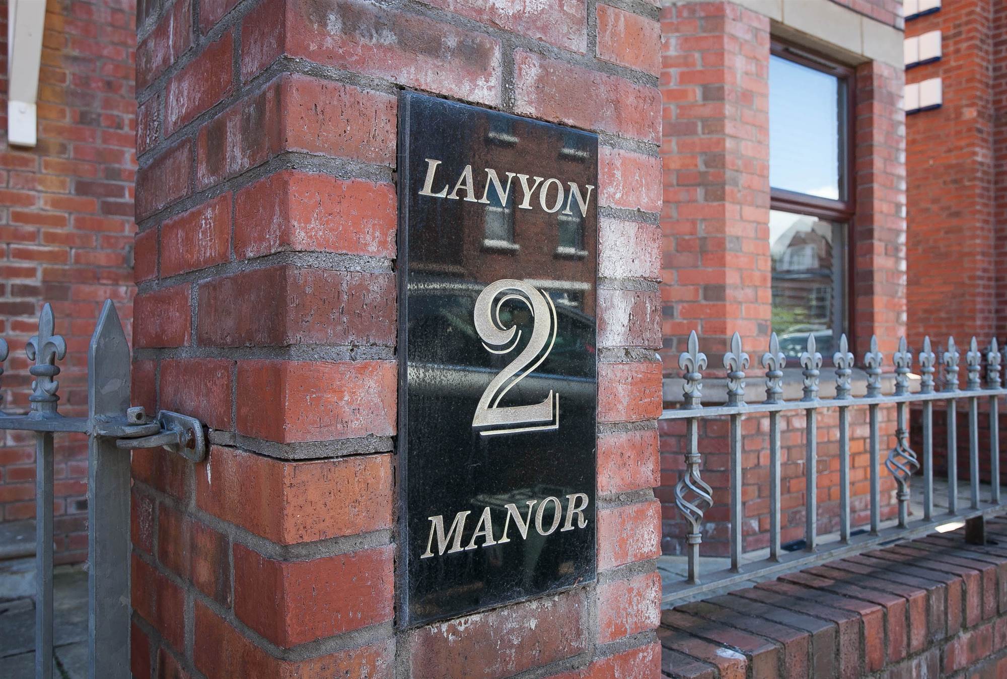 Apt 6 Lanyon Manor