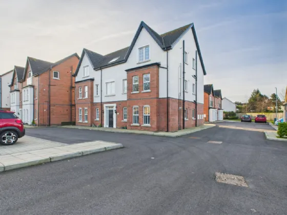 Apartment 6, 1 Loughan Hall, Dundonald, Belfast, County Down, BT16 2FN