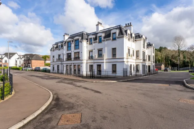 Apartment 13, Orchard Hall, 8 Castlehill Wood, Belfast, County Antrim, BT4 3PJ