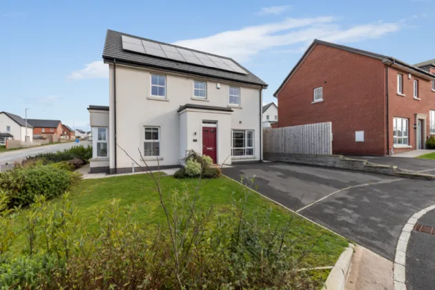 34 Millmount Village Gardens, Dundonald, Belfast, County Down, BT16 1BH