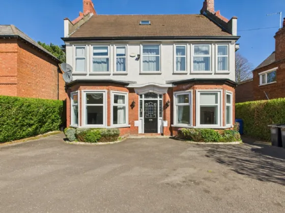 90 Balmoral Avenue, Belfast, County Antrim, BT9 6NY