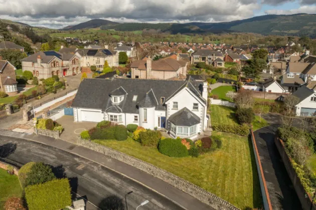 Killeavey, 1, Seafields, Warrenpoint, BT34 3TG