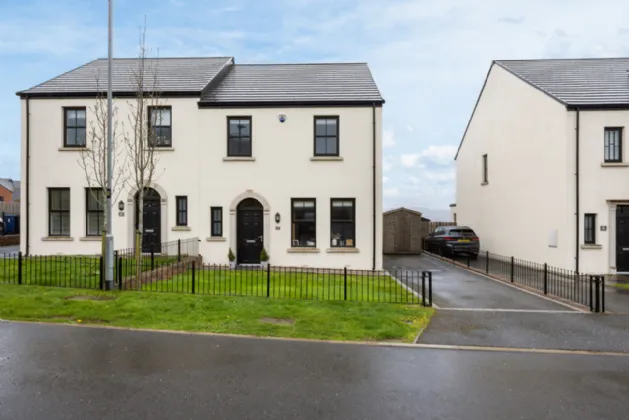 8 Castlegowan Crescent, Belfast, County Antrim, BT5 7WQ