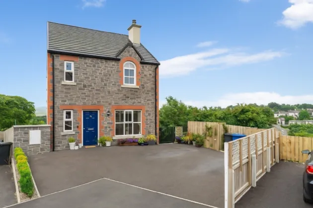 35 Sloanehill, Killyleagh, BT30 9UX