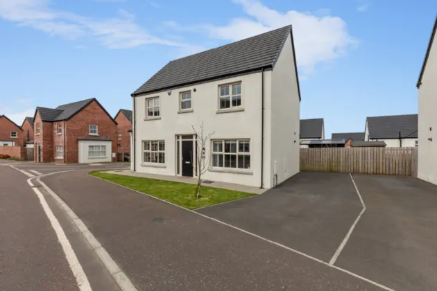 135 Black Quarter Meadow, Carryduff, Belfast, BT8 8GF