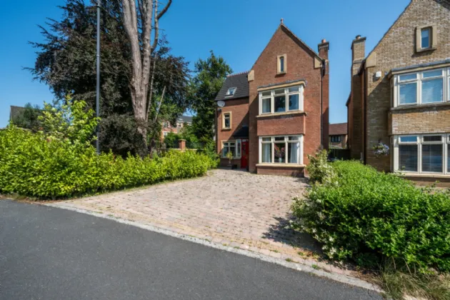 15 Maple Hill, Belfast, County Antrim, BT10 0PZ