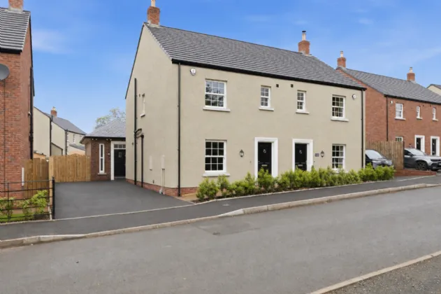31 Charlestown Hall Lane, Lisburn, BT28 0AH