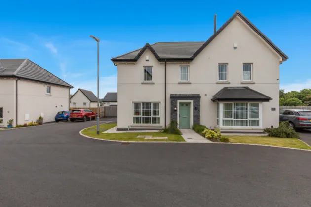 21 Millmount Quarry Avenue, Dundonald, Belfast, BT16 1BQ