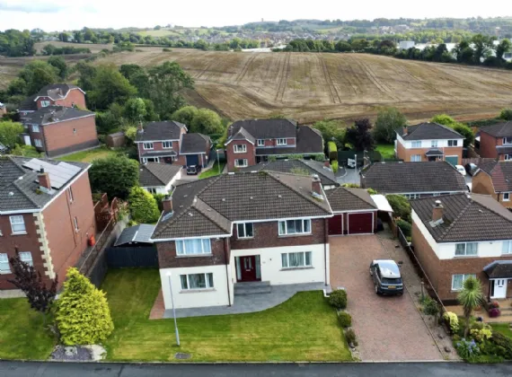 11 Lambert Rise, Dundonald, Belfast, BT16 1LQ