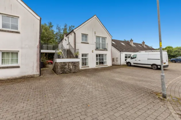 37 Millmount Lane, Dundonald, Belfast, BT16 1WN