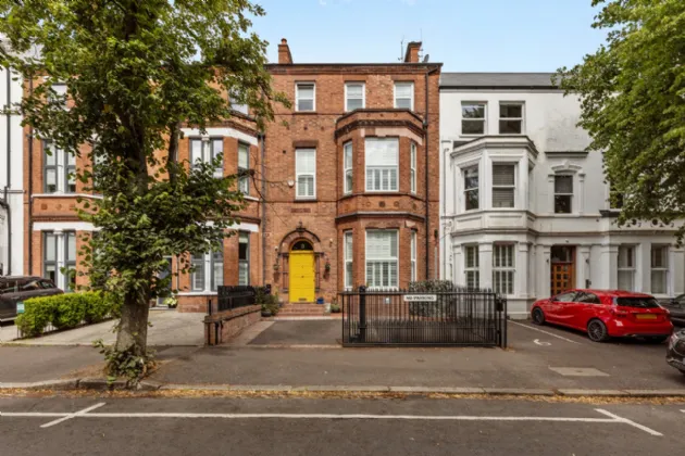 9 Wellington Park, Belfast, County Antrim, BT9 6DJ