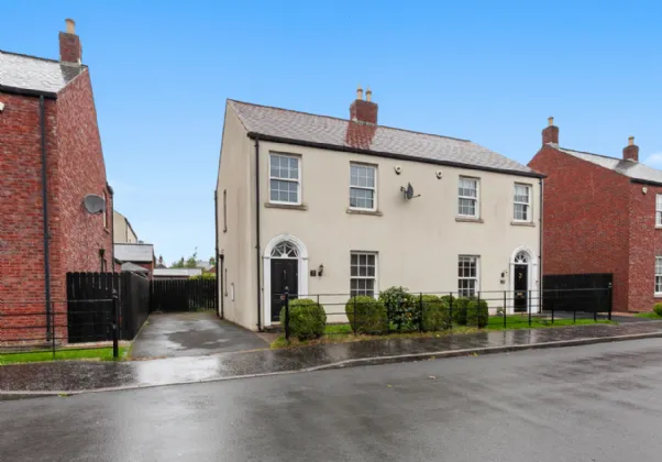 30 Breton Gardens, Lisburn, County Down, BT28 3YZ
