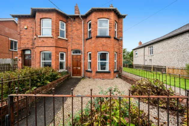 11 Ulster Avenue, Dunmurry, Belfast, BT17 9BN