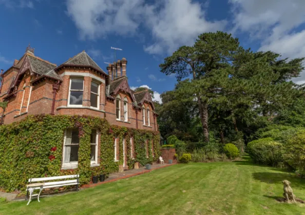 Rathturrett, 12, Rath Road, Warrenpoint, BT34 3RX