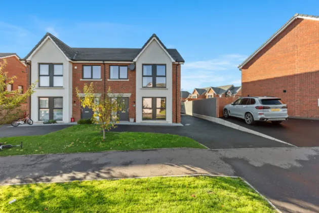 38 Baronsgrange Road, Carryduff, Belfast, BT8 8GL
