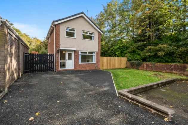 52 Glenaan Avenue, Dunmurry, Belfast, BT17 9AU