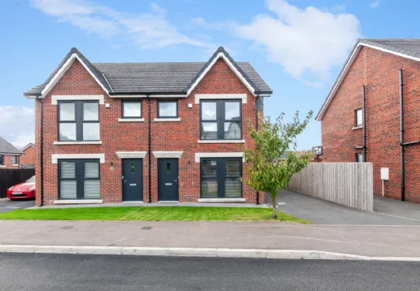 6 Baronsgrange Rise, Carryduff, Belfast, BT8 8GL