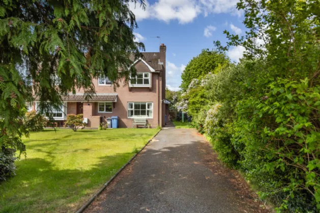 1 Sandringham Mews, Belfast, County Antrim, BT5 6JX