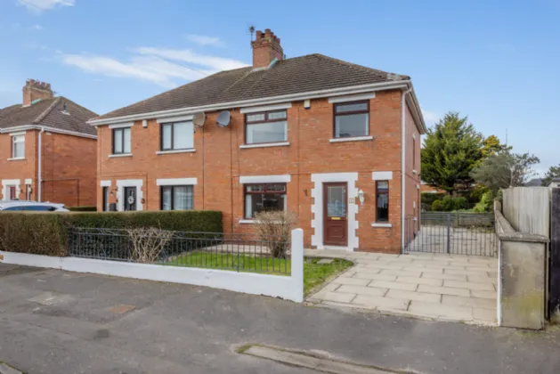 1 Cumberland Park, Dundonald, Belfast, BT16 2AY