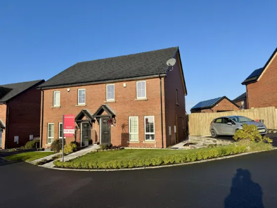 35 Millmount Village Park, Dundonald, Belfast, BT16 1YY