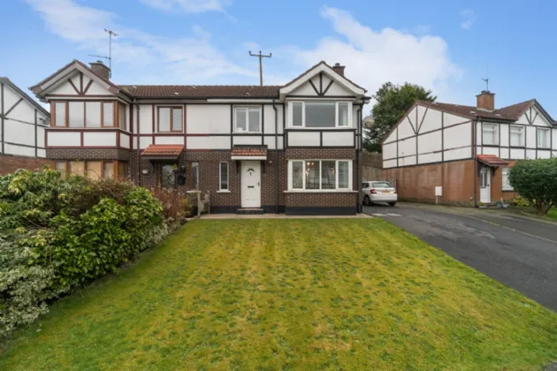9 Meadowvale Gardens, Carryduff, Belfast, BT8 8PZ