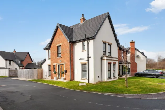 18 Royal Ascot Mews, Carryduff, Belfast, BT8 8SD