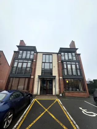 Apartment 8, Castlehill Place, 605 Upper Newtownards Road, Belfast, County Antrim, BT4 3LQ