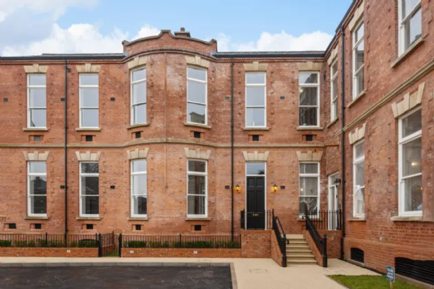 20 Ishbel Gardens , Belvoir Park, Shaw's Bridge, BT8 8FT