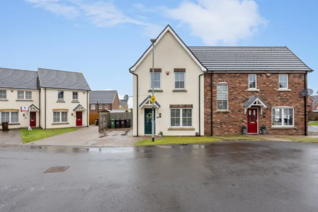 33 Ayrshire Drive, Lisburn, County Down, BT28 2YA