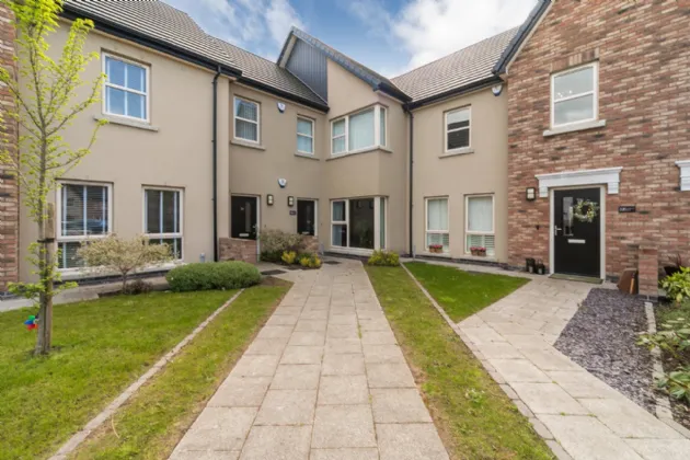 30 Woodbrook Manor, Lisburn, BT28 0AD