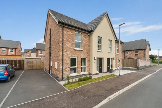 42 Woodbrook Meadows, Lisburn, Lisburn and Castlereag, BT28 0AE