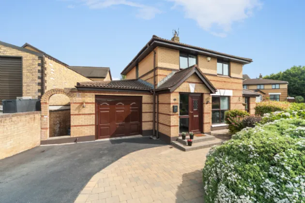 37 Old Mill Grove, Dundonald, Belfast, BT16 1WB