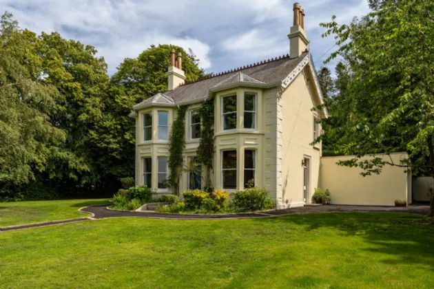 10 Ballygrainey Road, Holywood, County Down, BT18 0HE