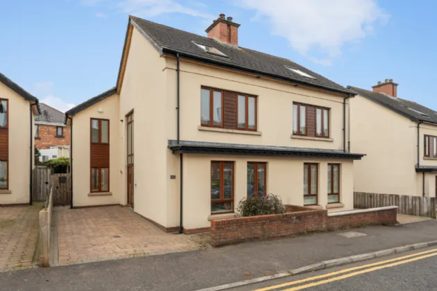 113A, Downshire Road, Holywood, County Down, BT18 9LY