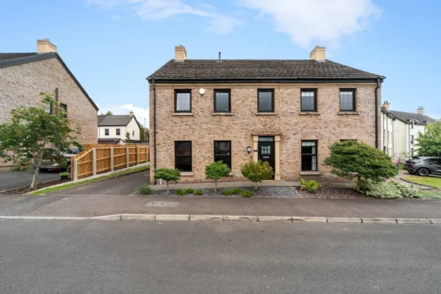 29 Lady Wallace Crescent, Lisburn, County Down, BT28 3GP