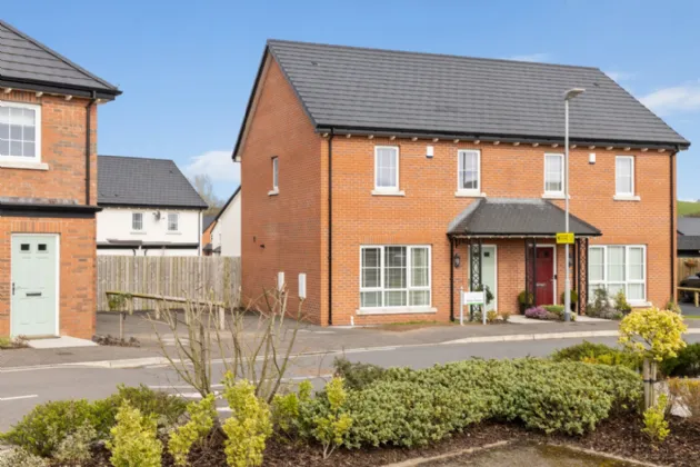 12 Millmount Village Green, Dundonald, Belfast, BT16 1AW
