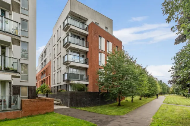 Apartment 3, The Oar Building, 31 Annadale Crescent, Belfast, County Antrim, BT7 3NB