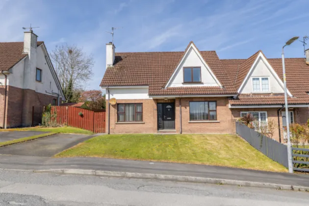22 Ardaveen Avenue, Newry, BT35 8UJ