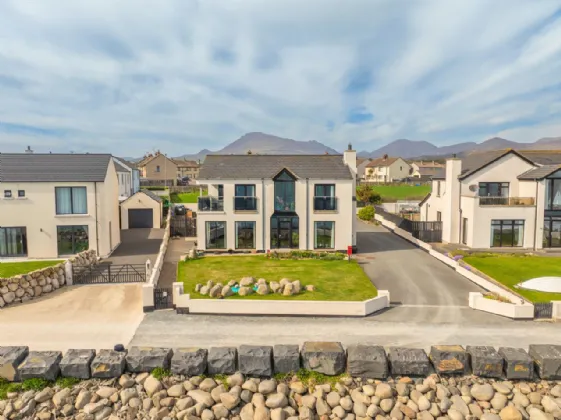 75 Glassdrumman Road, Annalong, Newry, BT34 4QJ