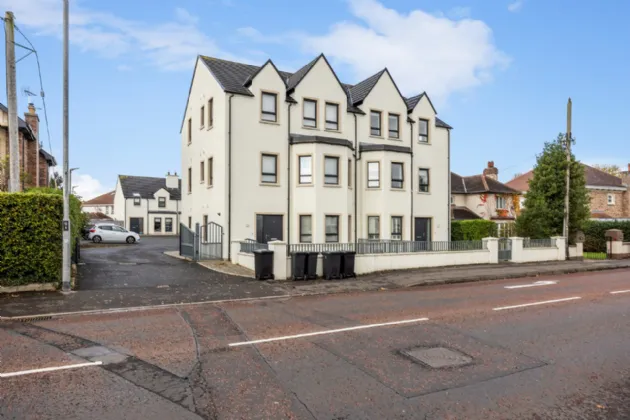 2 Lodge Grove, Coleraine, County Londonderry, BT52 1FJ