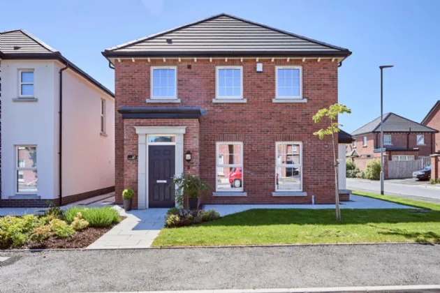 33 Helens Wood Crescent, Bangor, County Down, BT19 1FE