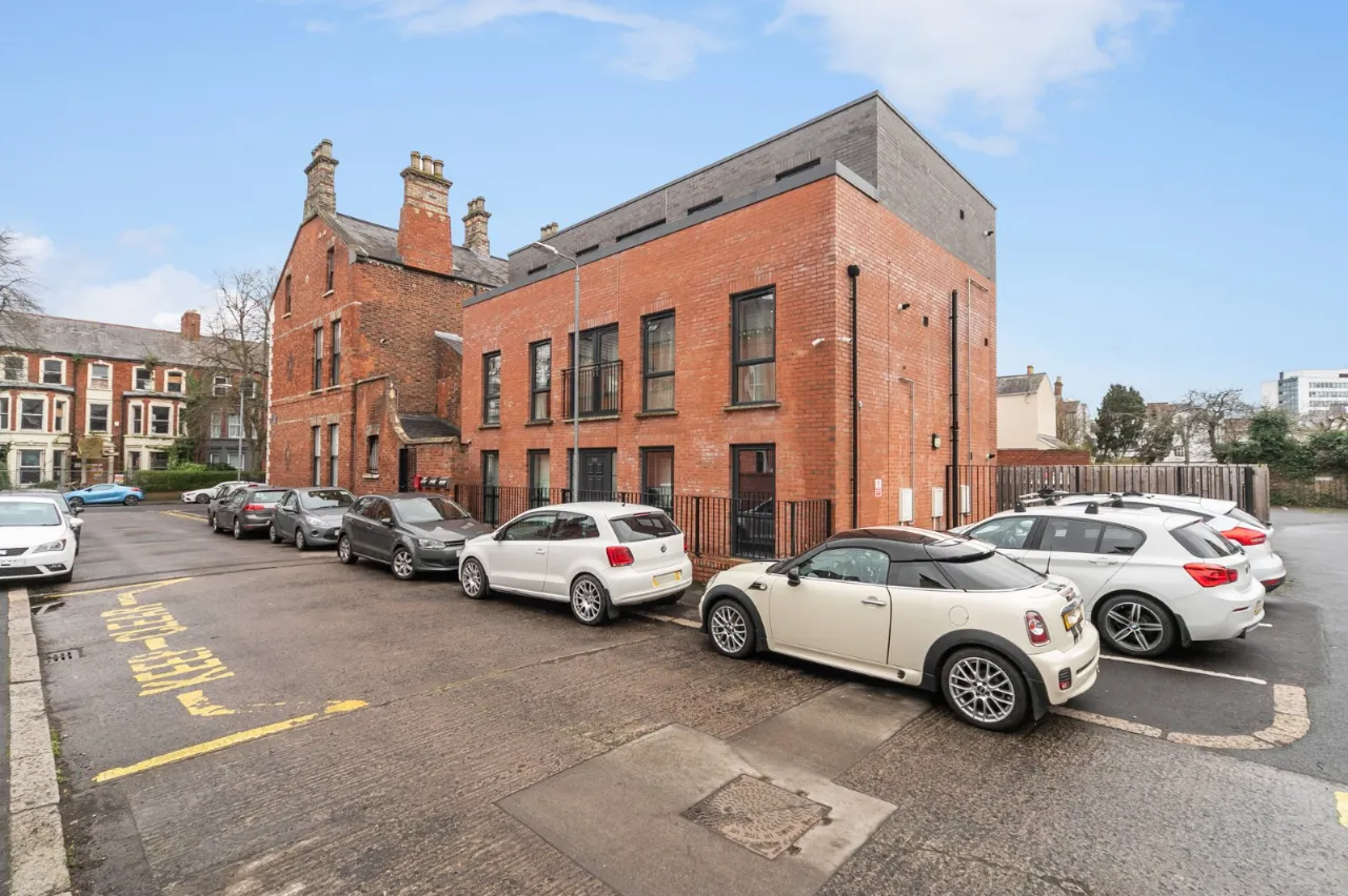 Apartment 1, 21B Wellington Park Terrace, Belfast, County Antrim, BT9 6DR