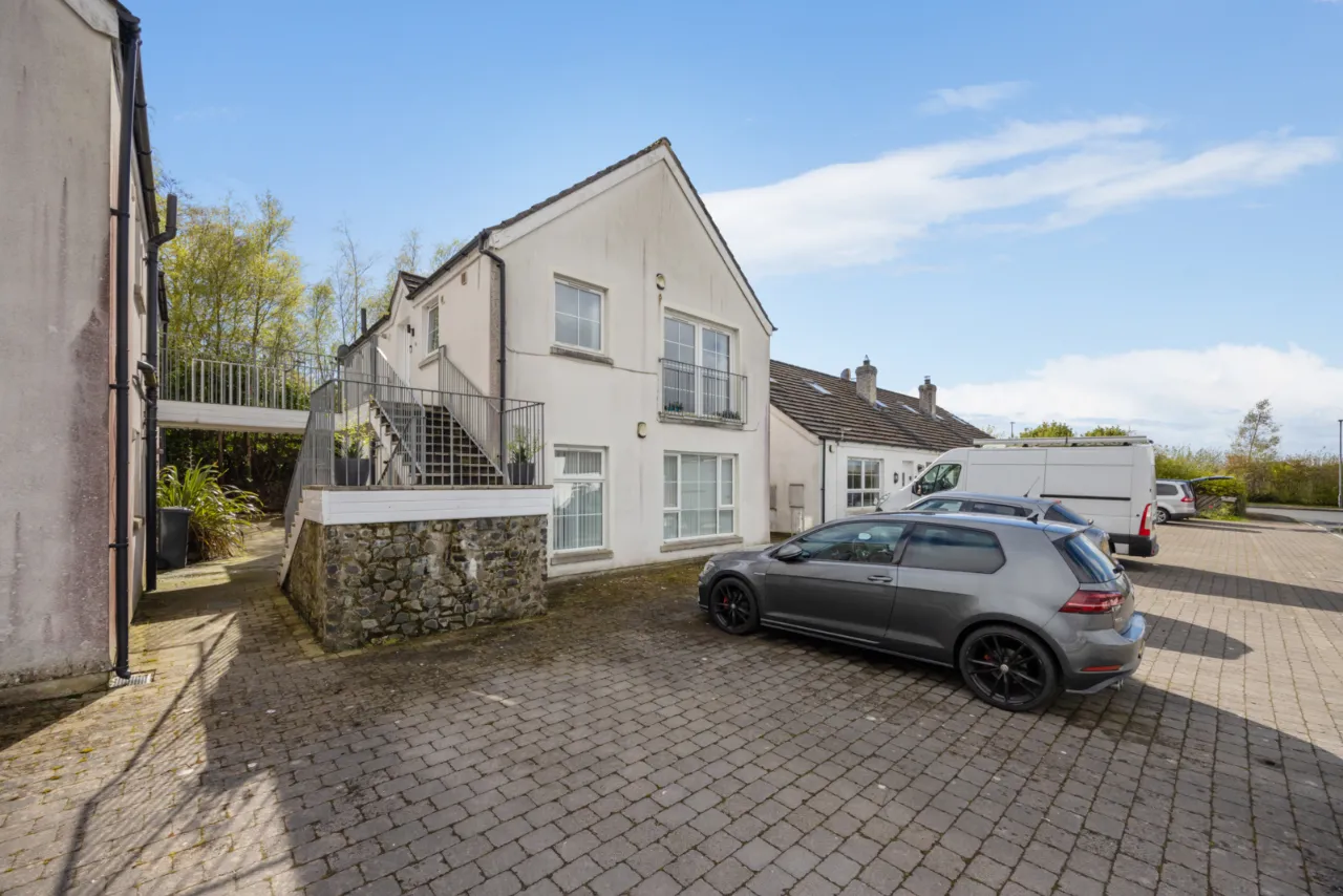 39 Millmount Lane, Dundonald, Belfast, County Down, BT16 1WN