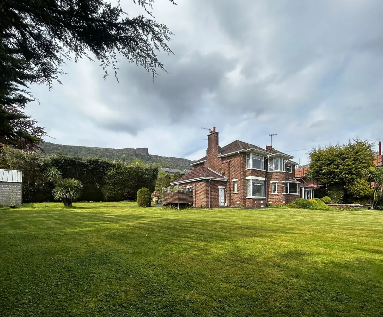 737 Antrim Road, Belfast, County Antrim, BT15 4EL