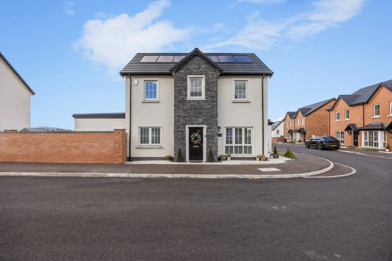 26 Mealough Lane, Carryduff, Belfast, County Down, BT8 8JG