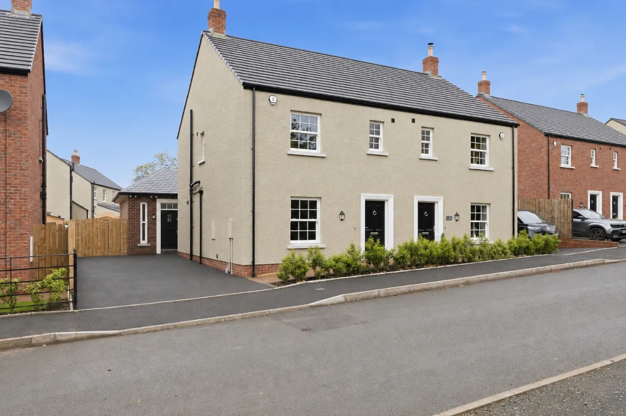 31 Charlestown Hall Lane, Lisburn, BT28 0AH