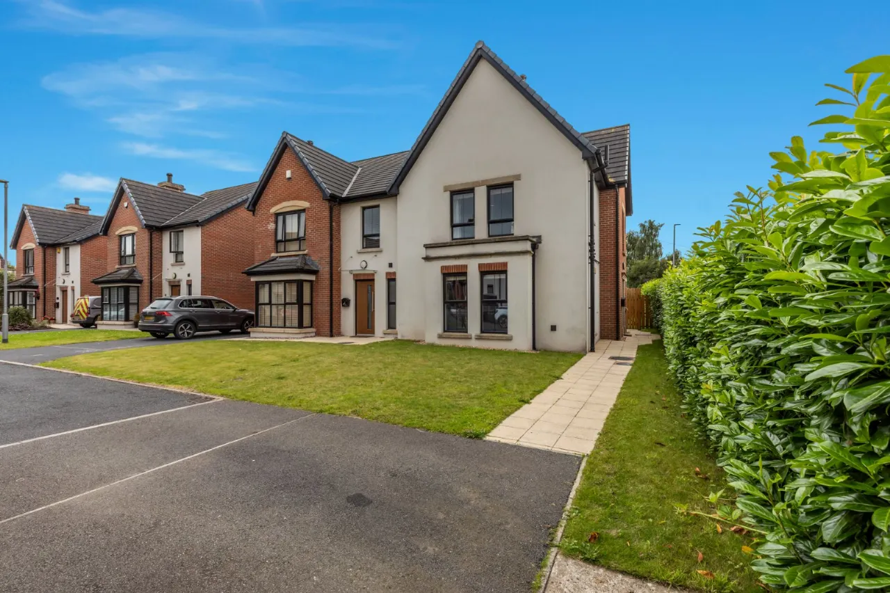 16 Royal Ascot Mews, Carryduff, Belfast, County Down, BT8 8SD