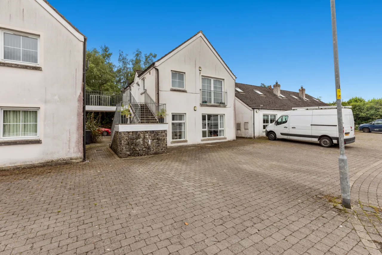 37 Millmount Lane, Dundonald, Belfast, County Down, BT16 1WN