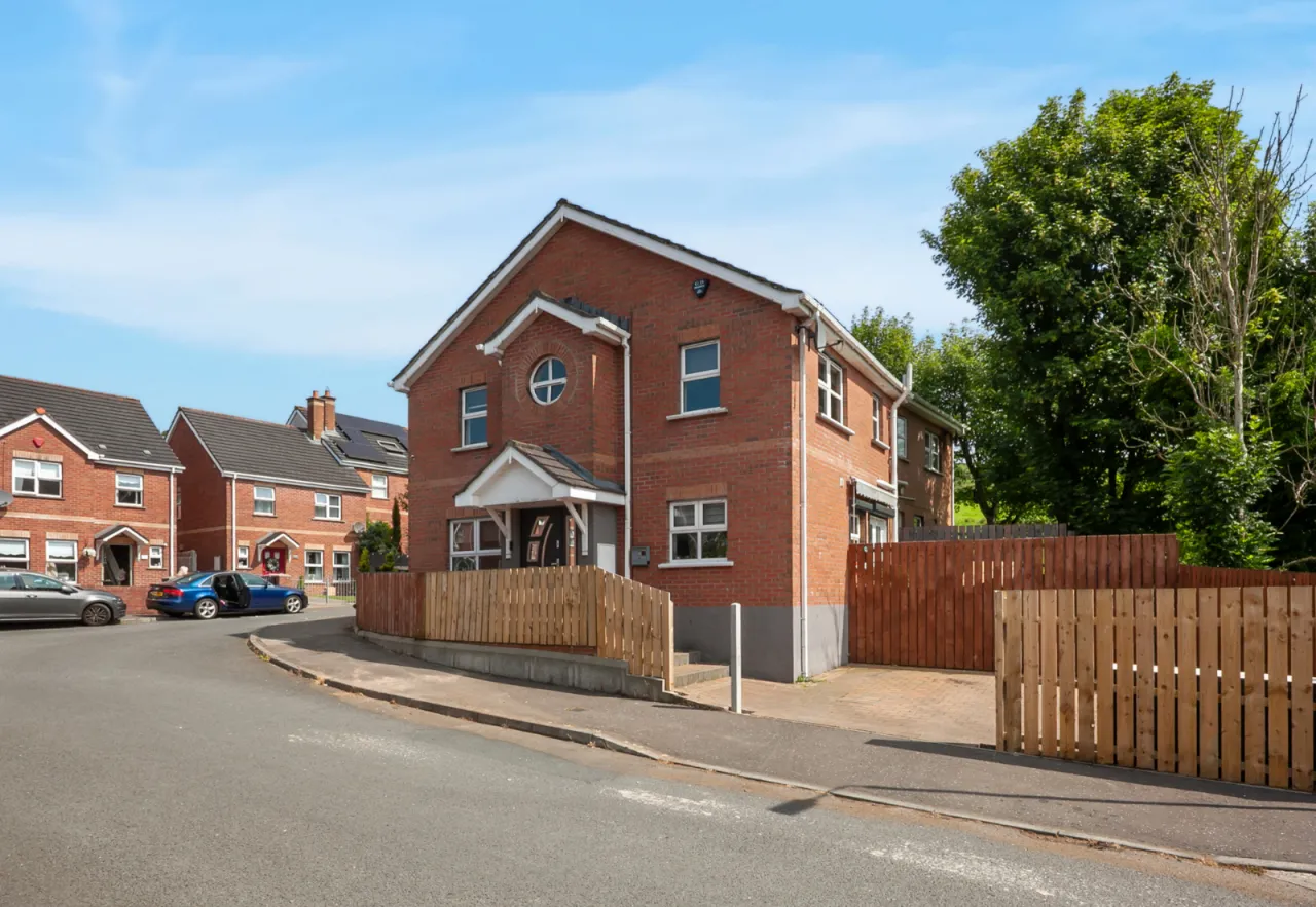 4 Wolfhill Manor, Belfast, County Antrim, BT14 8DE
