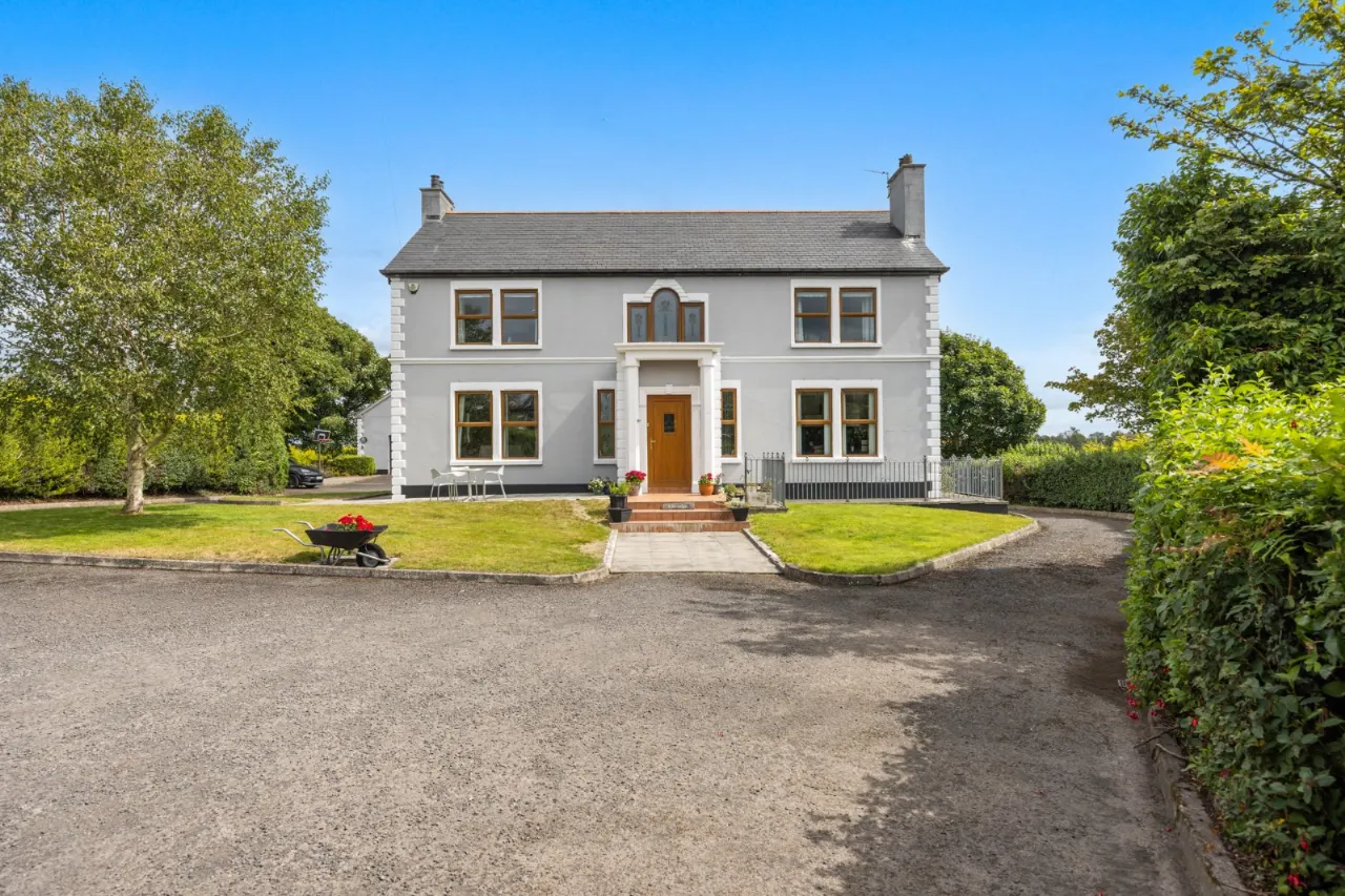 103 Belfast Road, Saintfield, County Down, BT24 7HE